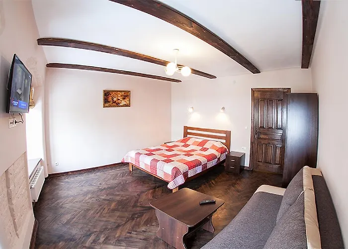 Apartament в центрі по вулиці вірменська 12 дві спальні з двуспальними ліжками є інтернет сама площа ринок Lwów