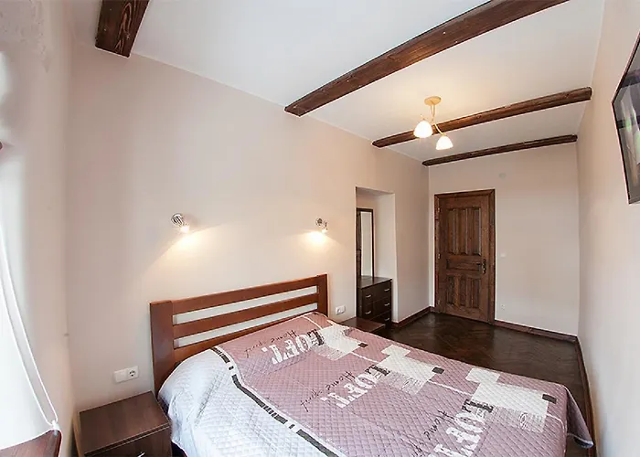 Virmenska Street Apartments: Two-bedroom With Wi-fi Apartment *